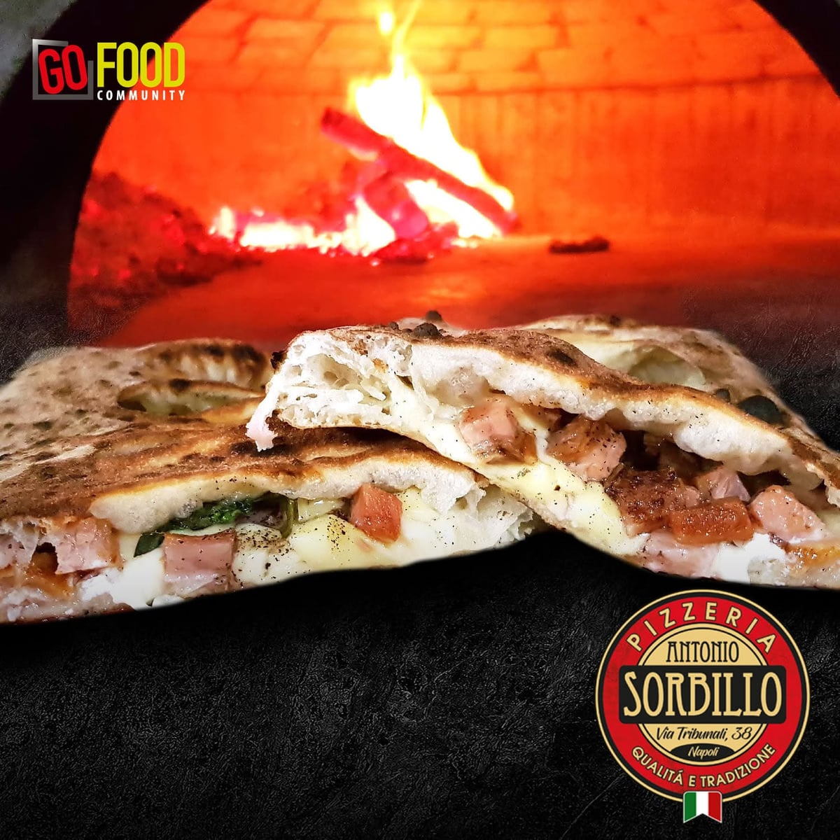 Calzone saindo do forno a lenha